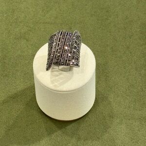 Elegant Silver and Marcasite Women's Ring